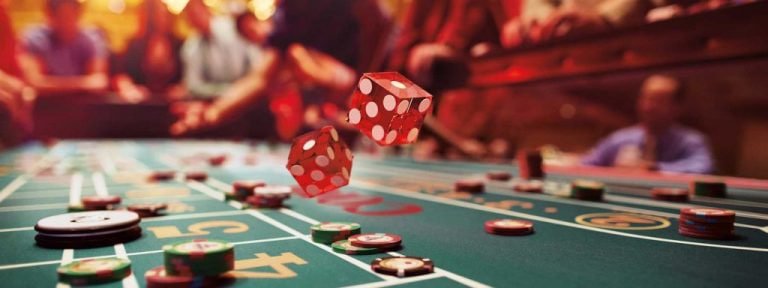 Studio Pretty Gaming menyiarkan dealer langsung dalam HD Studio Pretty Gaming dengan multi-kamera dealer langsung